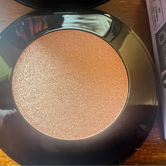 🌺NIB GLOW SCULPT multi use cream highlighting blush by Saie 🌺 - Picture 2 of 3